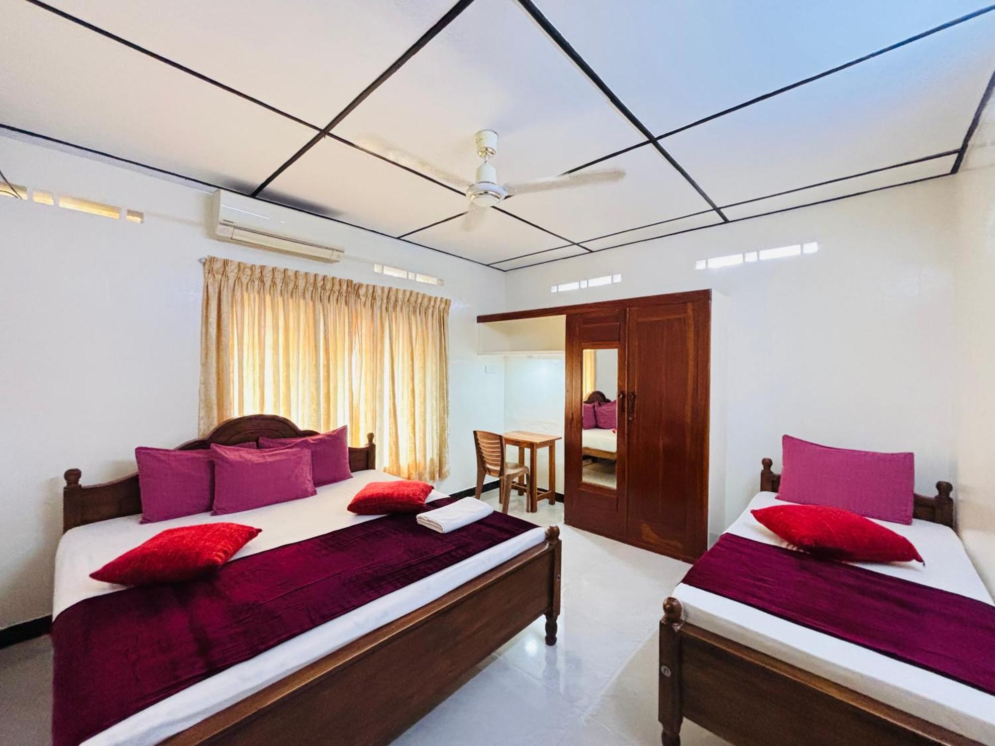 Yaarl Holiday Jaffna Exterior photo